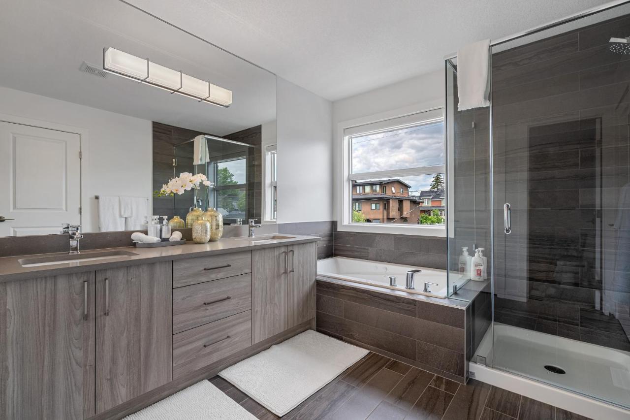 Contemporary Luxury 4 Bedroom House Near Downtown YYC Exteriör bild