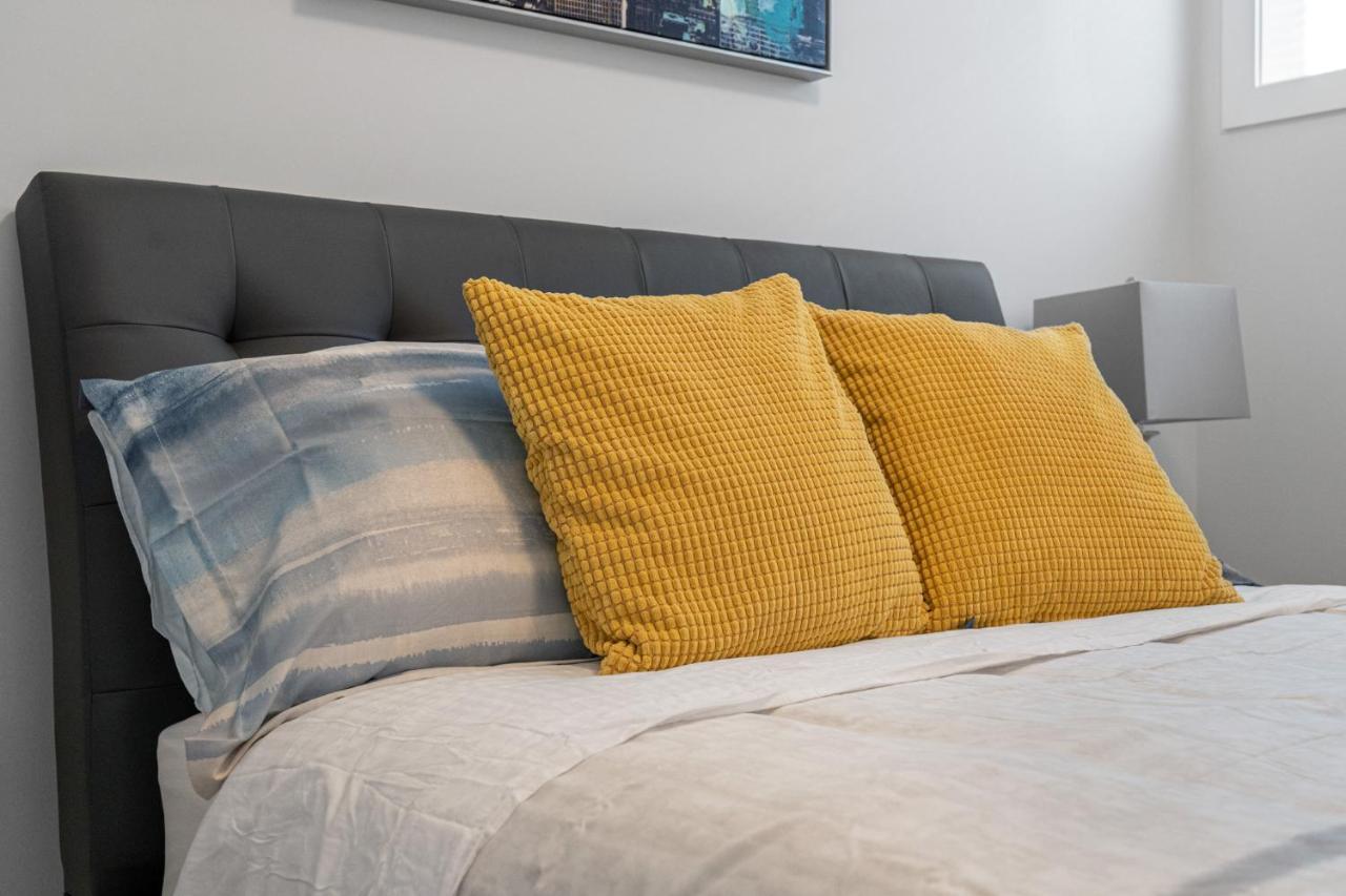 Contemporary Luxury 4 Bedroom House Near Downtown YYC Exteriör bild