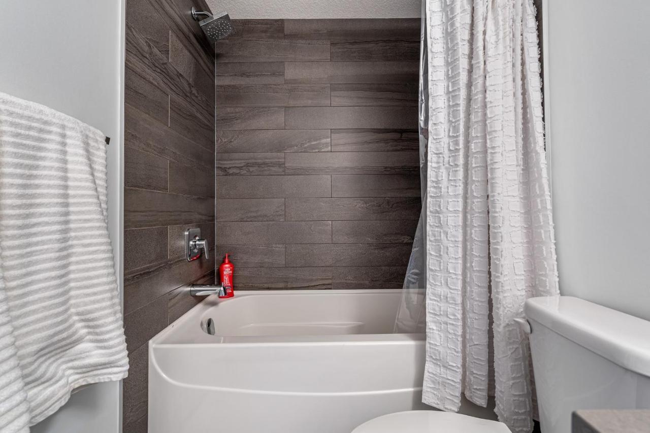 Contemporary Luxury 4 Bedroom House Near Downtown YYC Exteriör bild